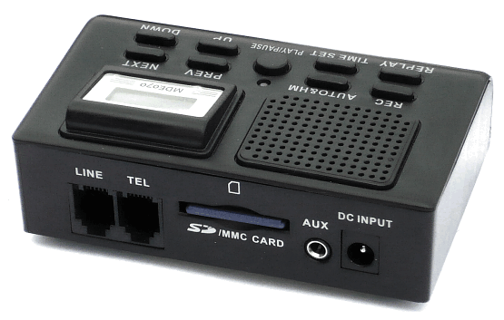 Zadní strana nahrávače telefonních hovorů, připojení konektorů a slot na SD kartu